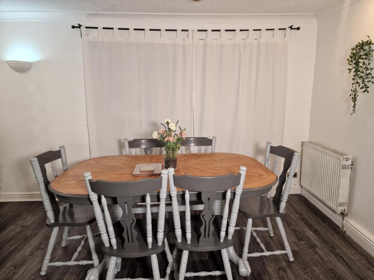 Spacious & Comfy Home- Very Close To Nec Birmingham ,Hs2 & Airport- Perfect For Contractors & Groups- Free Parking & Fast Wifi Marston Green Exterior foto