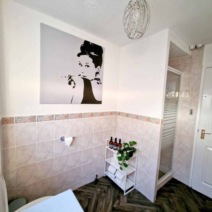 Spacious & Comfy Home- Very Close To Nec Birmingham ,Hs2 & Airport- Perfect For Contractors & Groups- Free Parking & Fast Wifi Marston Green Exterior foto